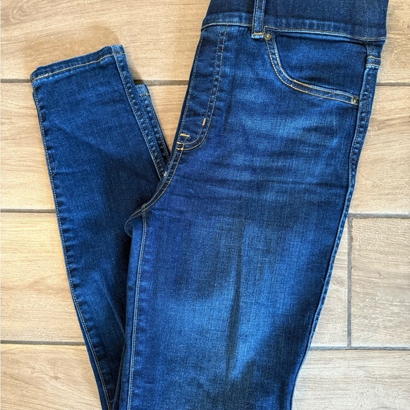 Spanx Classic Blue Women's Skinny Jeans - Picture 2 of 4